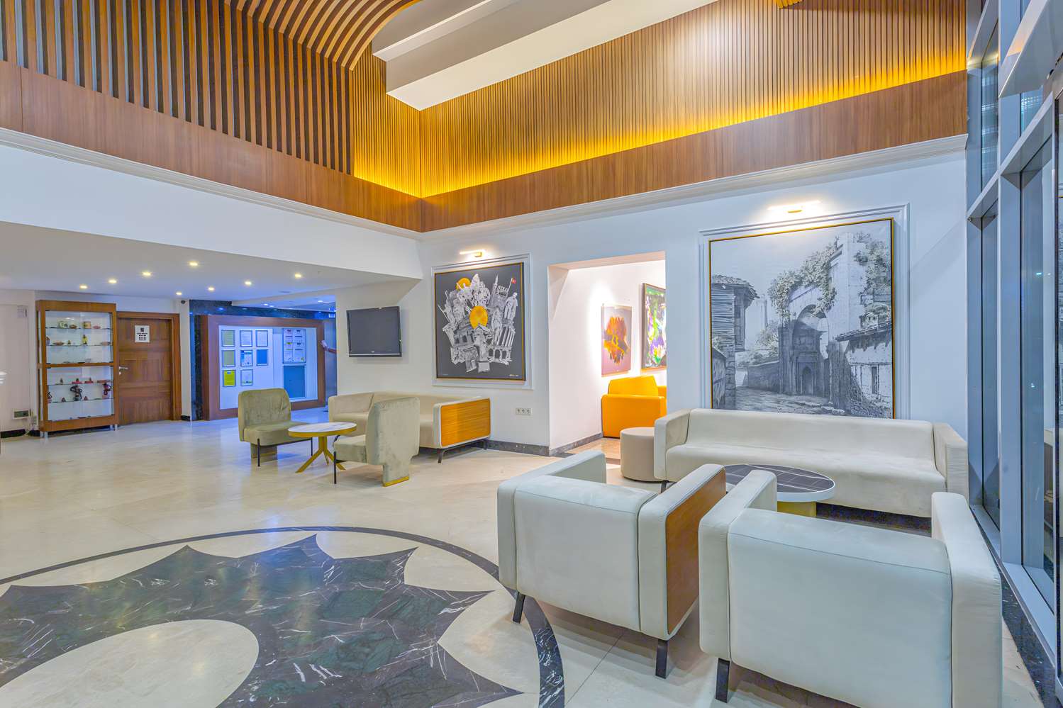 Best Western Plus Khan Hotel 10/49