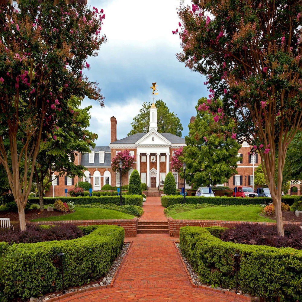 Virginia Crossings Hotel Conference Center 1/41