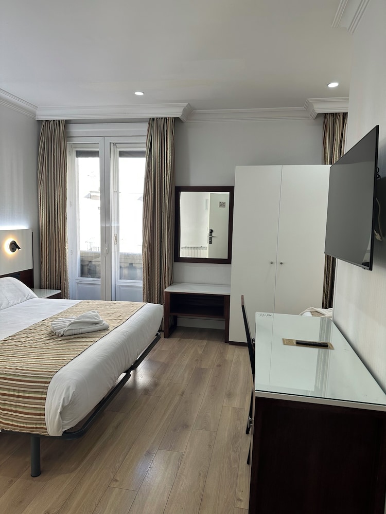 Hostal Sol Square Madrid 21/50
