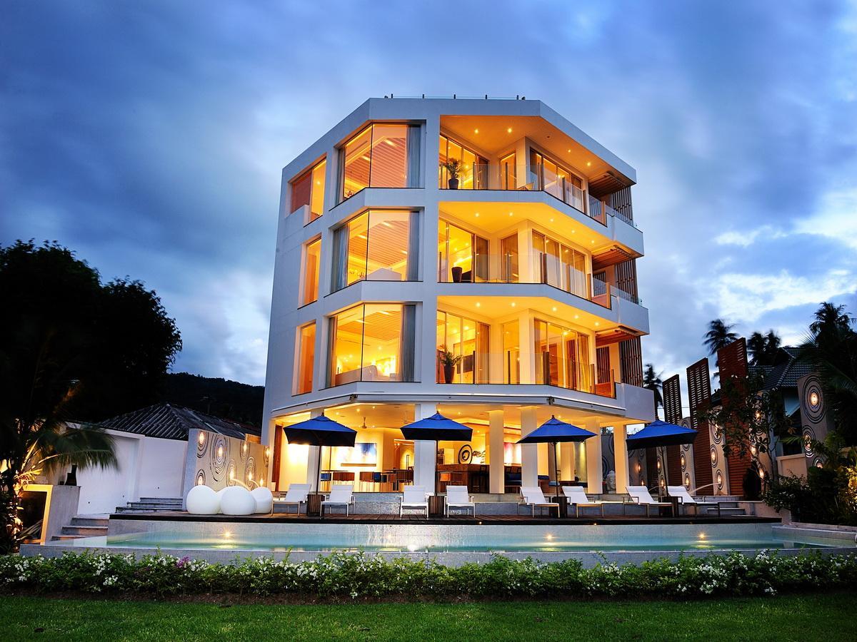 Beachfront Phuket 3/29