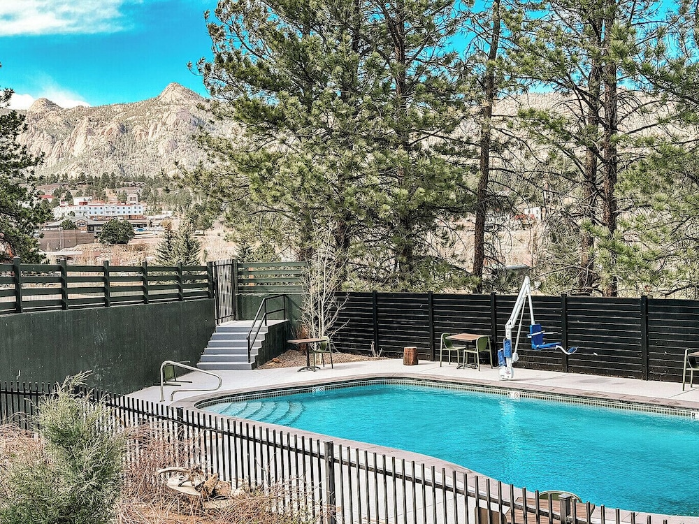 Trailborn Rocky Mountains Outpost 43/49