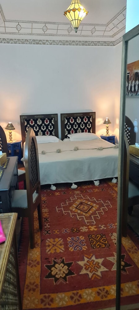 Riad Aubrac 12/75