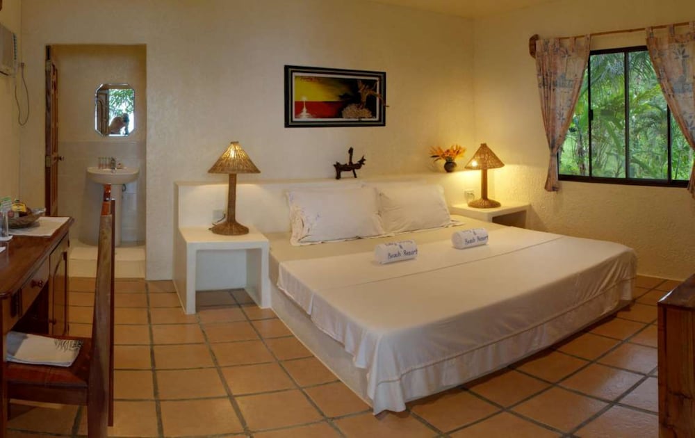Super, Deluxe, Bungalow, Queen Bed, Easy Diving And Beach Resort 3/6