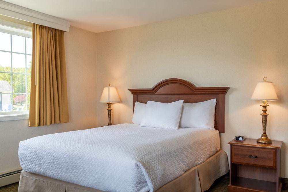 2 Bedrooms, Suite, 2 Queen Beds, Sofa, Balcony, Ogunquit Hotel 6/10