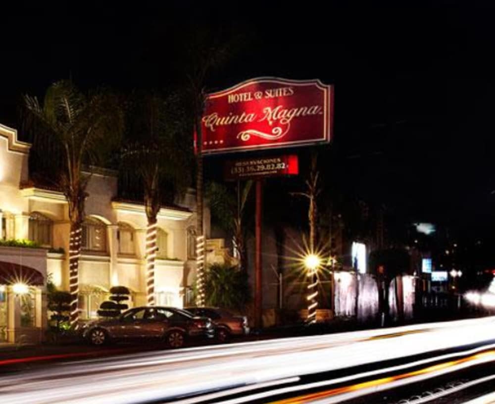 HOTEL AND SUITES QUINTA MAGNA 写真3