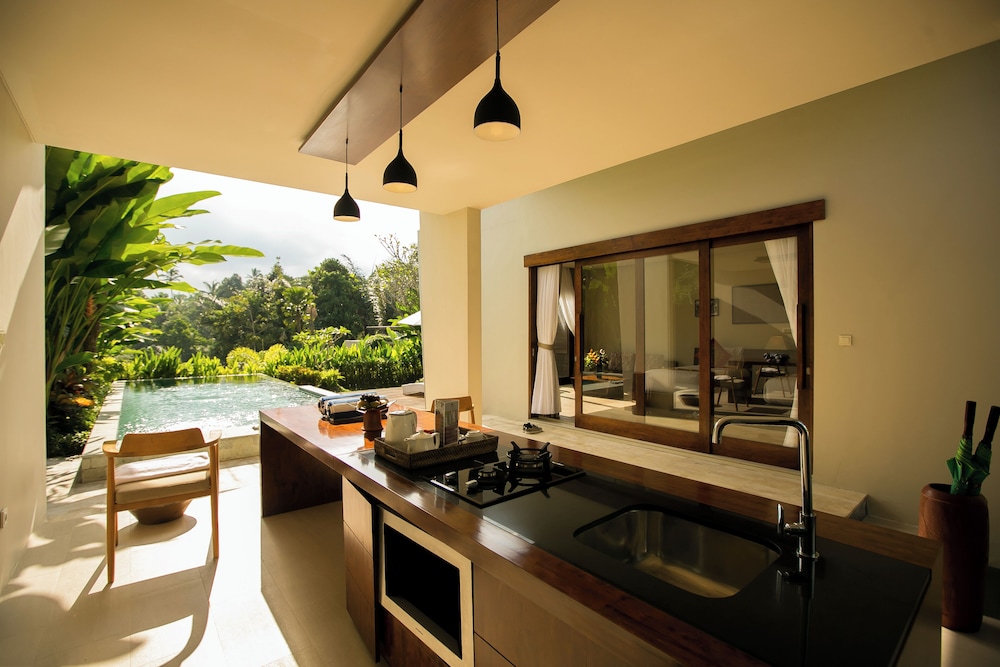 SENETAN VILLAS AND SPA RESORT 49/50