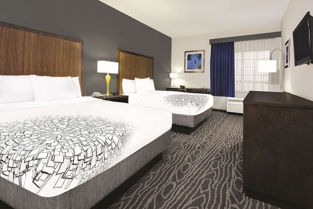 La Quinta Inn And Suites By Wyndham Mercedes 12/61