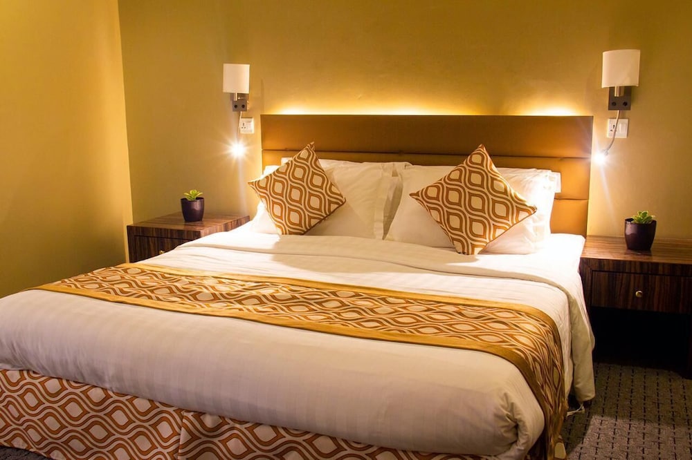 La Rive Hotels & Suites (Formerly known as Ghosn Al Banafsej) 8/59