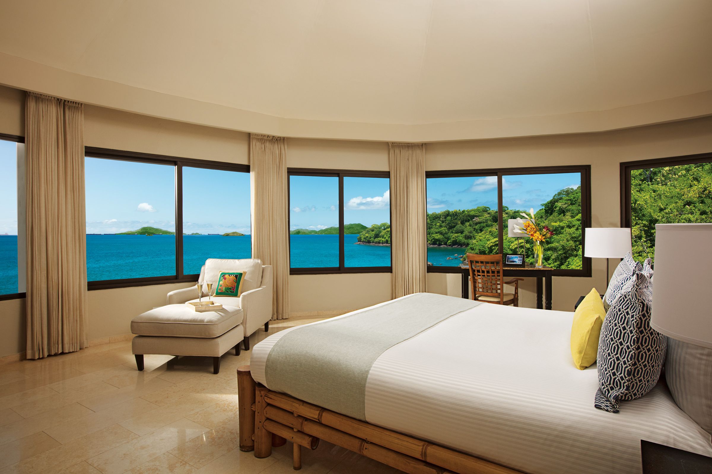 Preferred Club, Master, Suite, King Bed, Ocean View