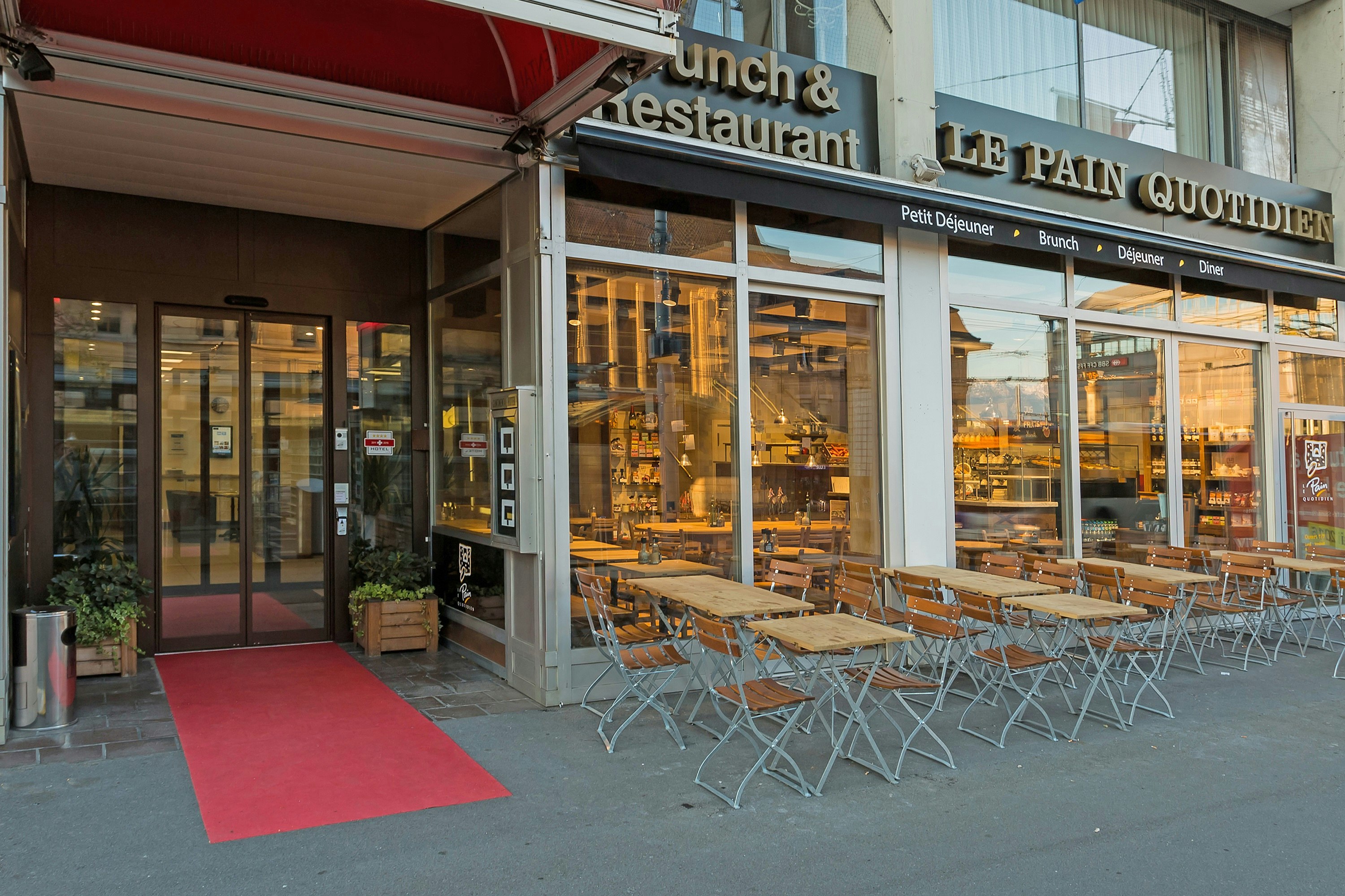 Hotel Continental 3/45