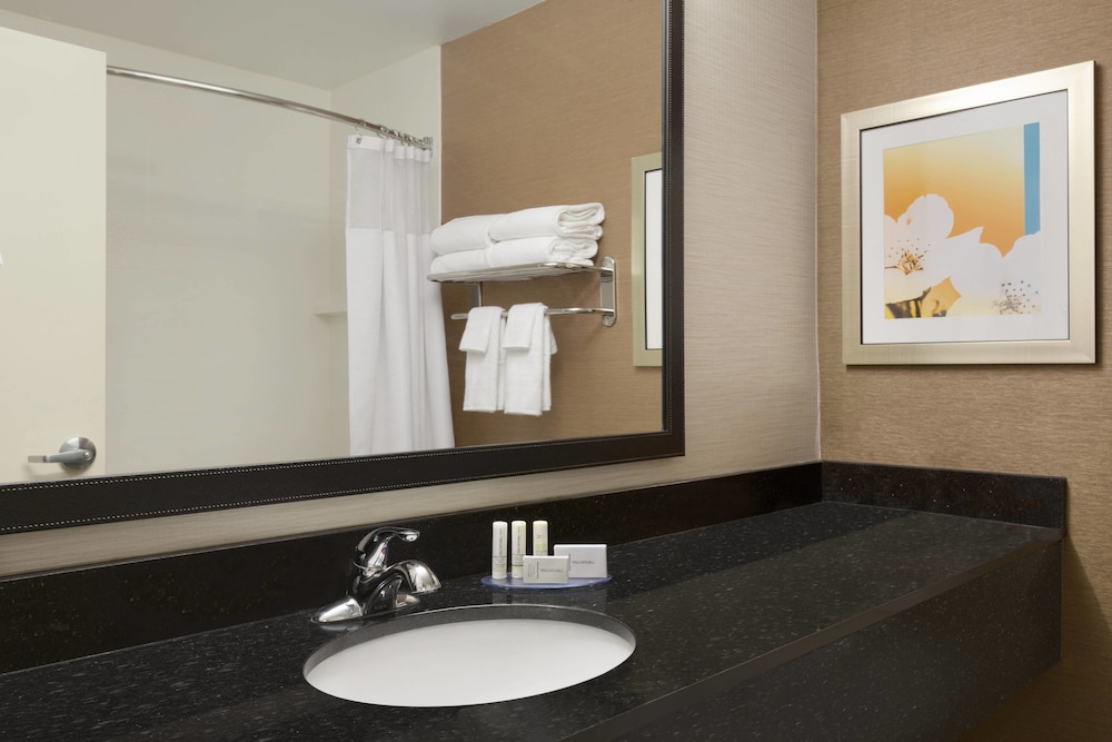 Fairfield Inn Suites Colorado Springs Air Force Academy 13/33