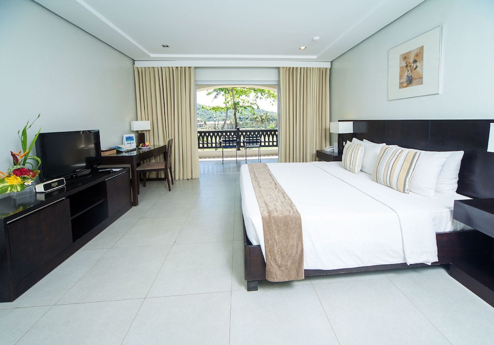 Fairways And Bluewater Newcoast Boracay 25/76
