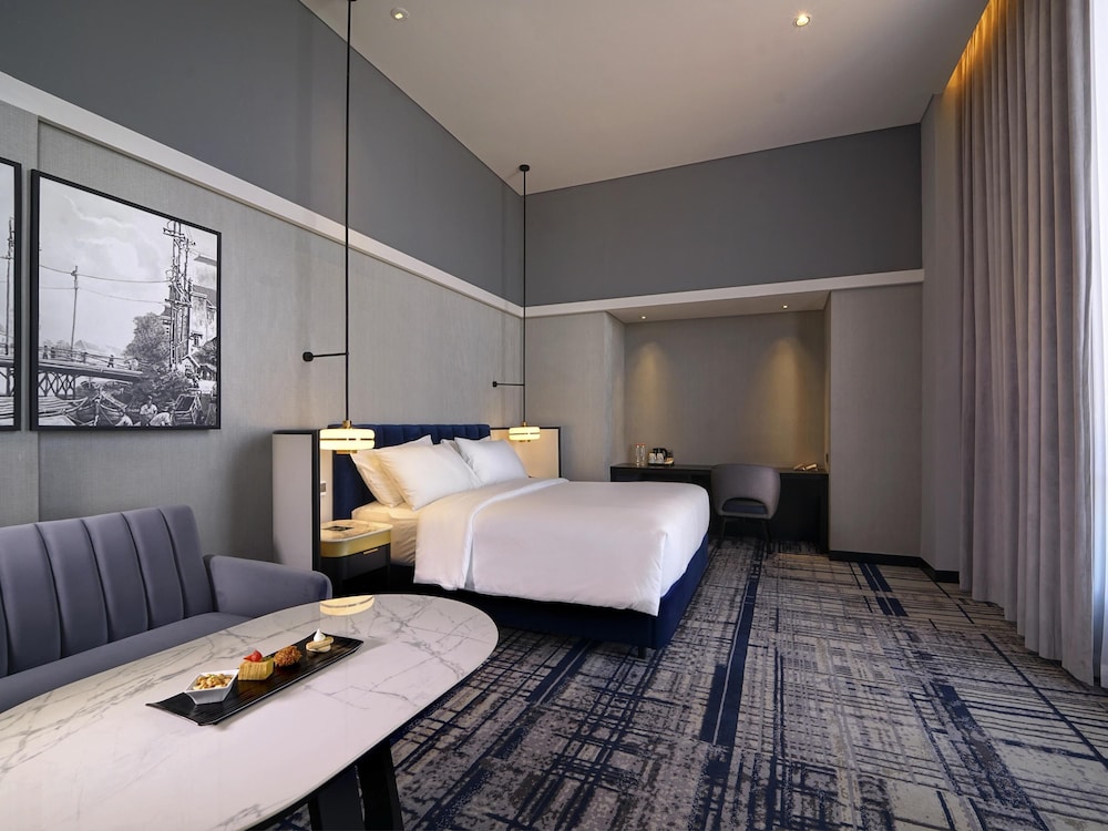 Mercure Surabaya Manyar (ex Everbright Hotel) 9/32