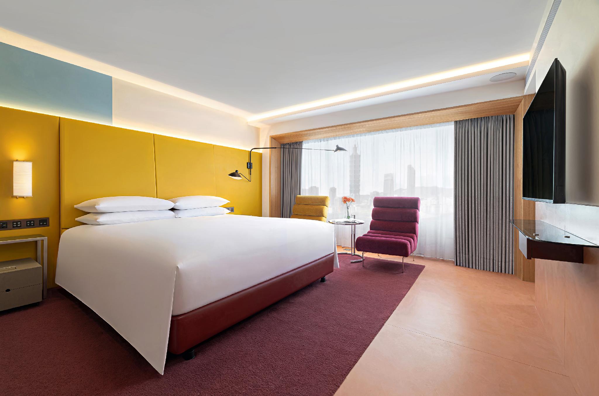 Premier, King Bed