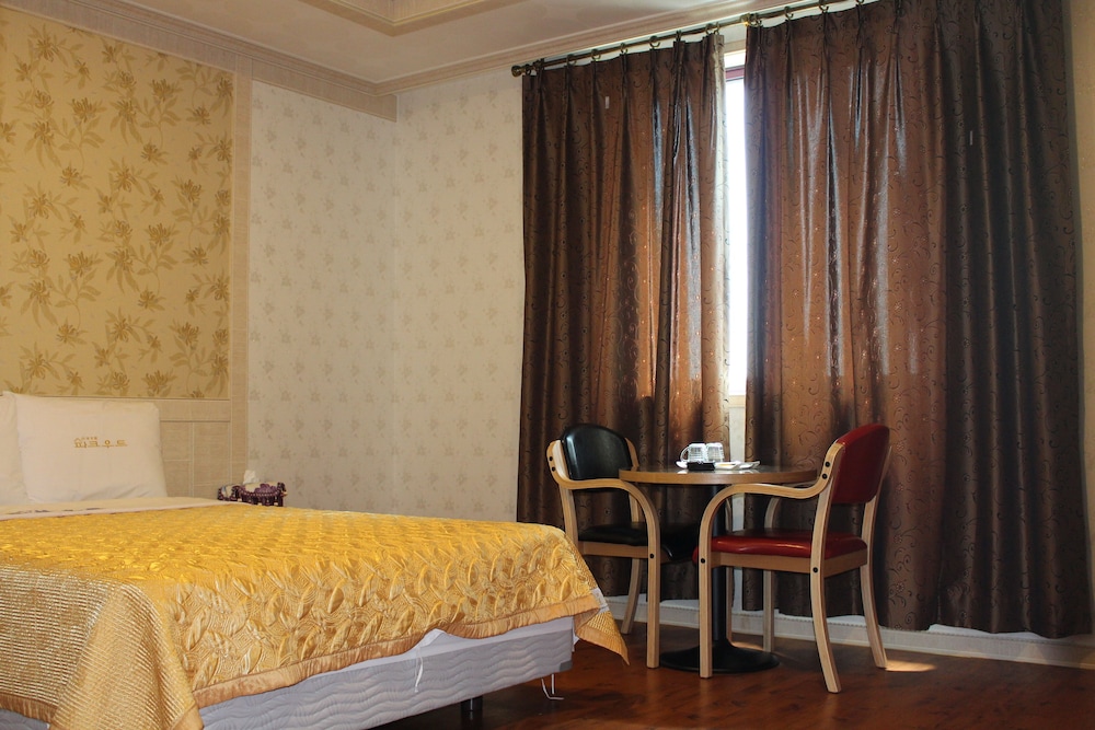 HOTEL PARKWOOD INCHEON AIRPORT 41/70