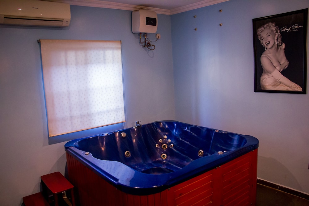 Precinct Comfort Services Ikoyi 4/25