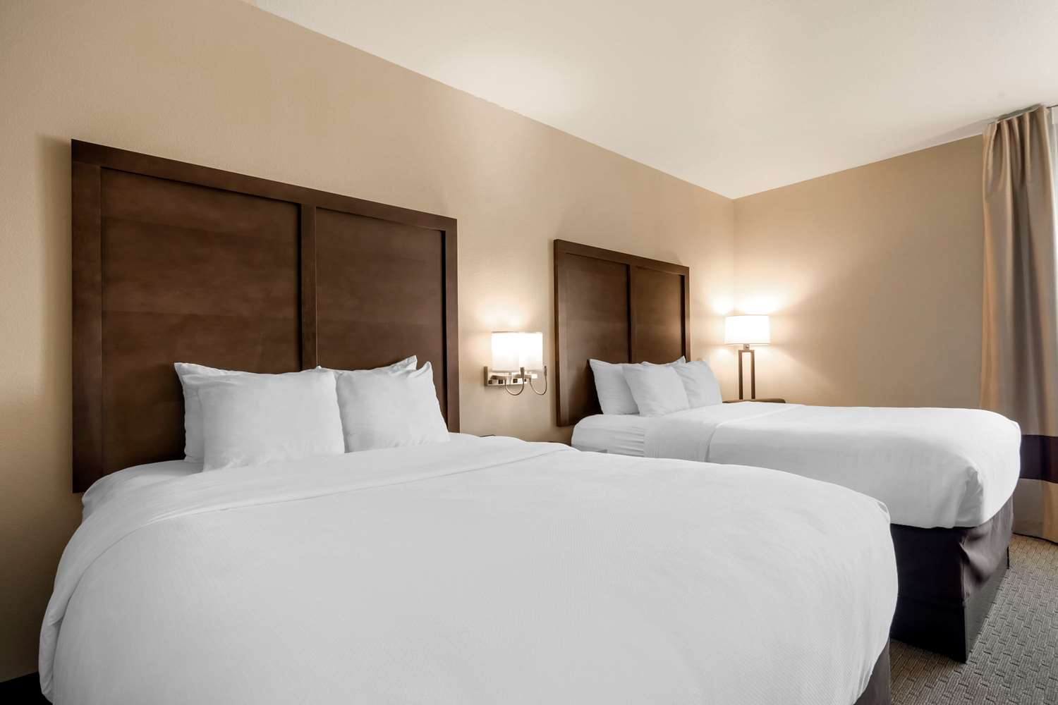 Comfort Inn & Suites Macon, MO 7/17