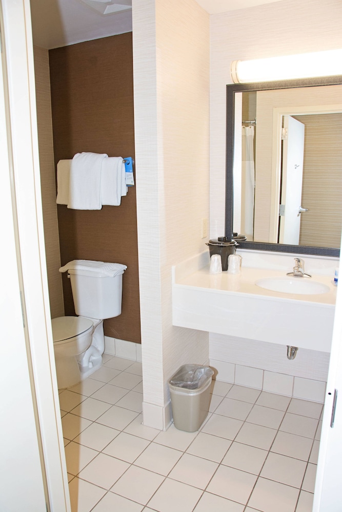 Fairfield Inn Suites Butler 48/50