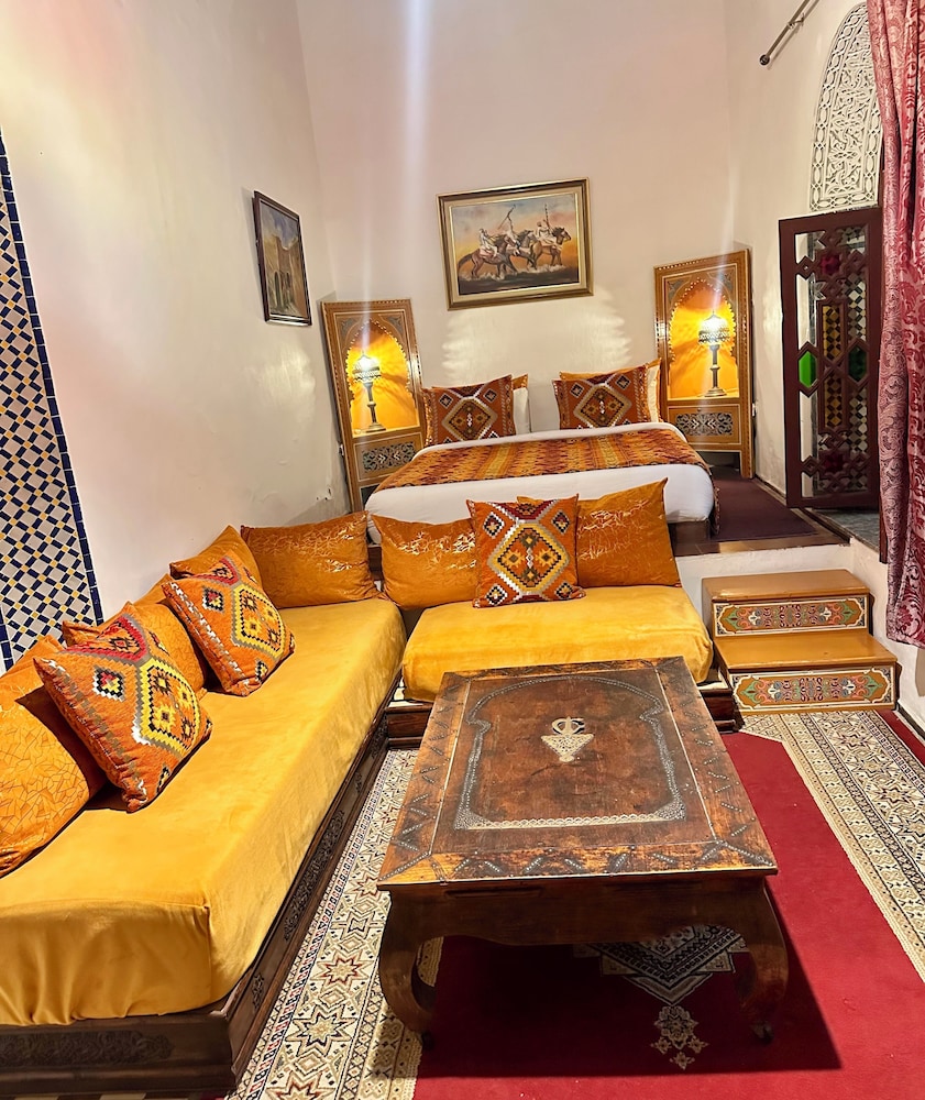 RIAD A LA BELLE ETOILE 52/83
