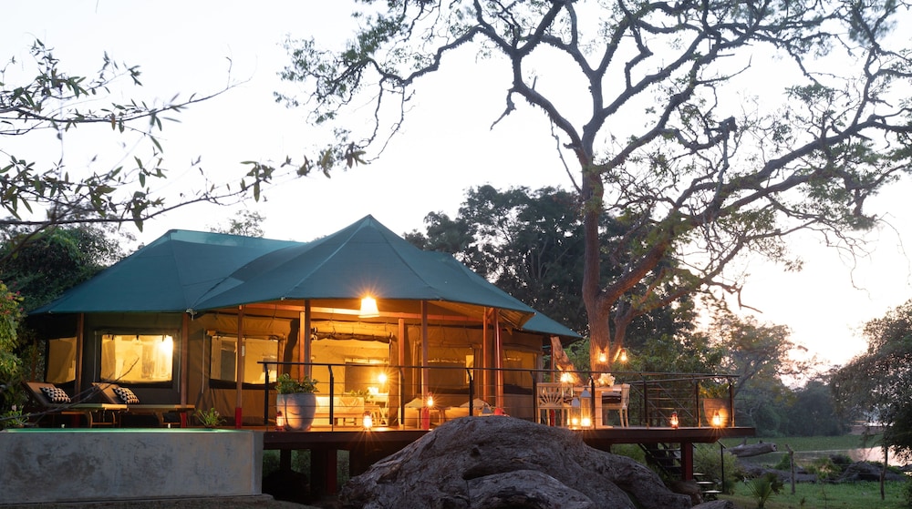 Flameback Eco Lodge in WEERAWILA
