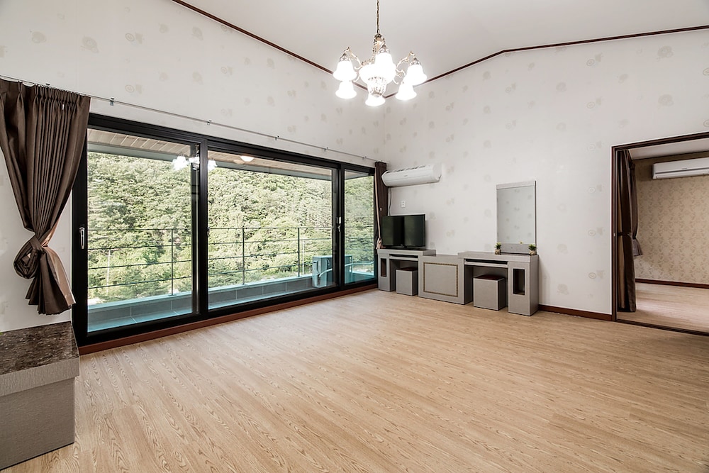 Yeoninsan Spring Resort 32/50