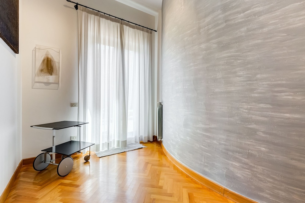 Colosseum Terrace Apartment 5/50