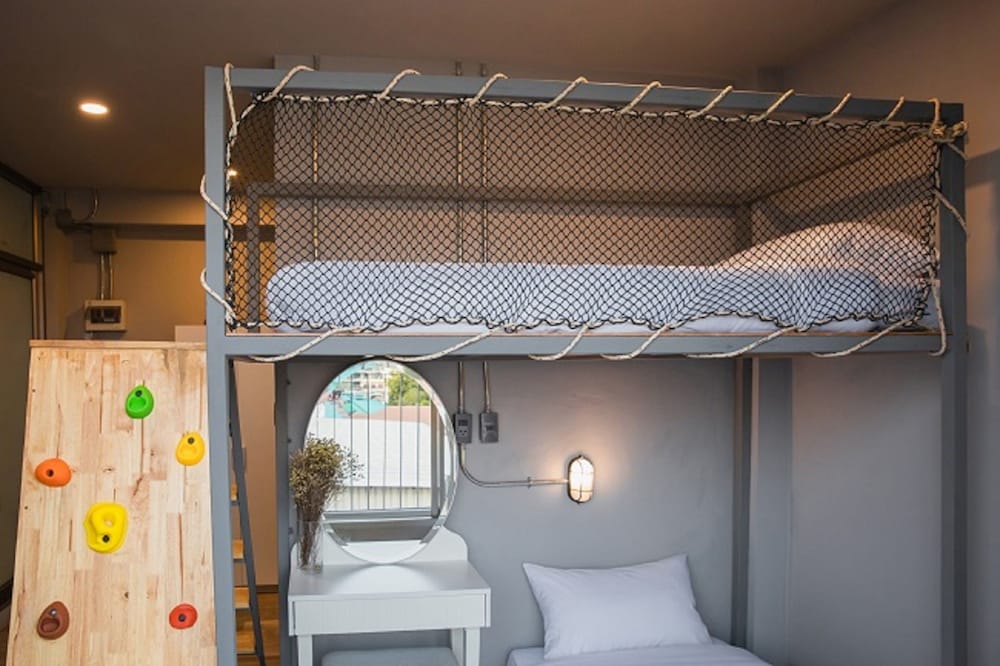 Arch39 Art & Craft Hotel 12/75