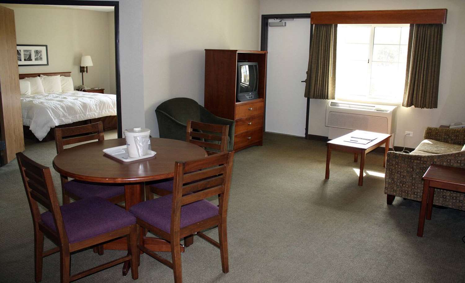 AmericInn by Wyndham Charlevoix 6/10