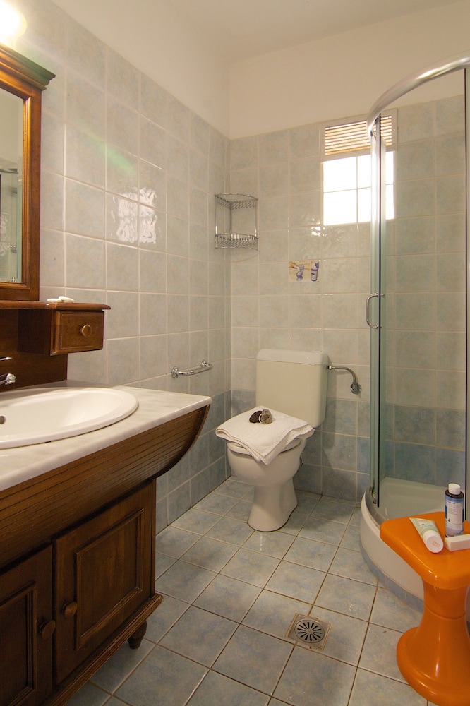 Trefon Hotel Apartments and Family Suites 15/73