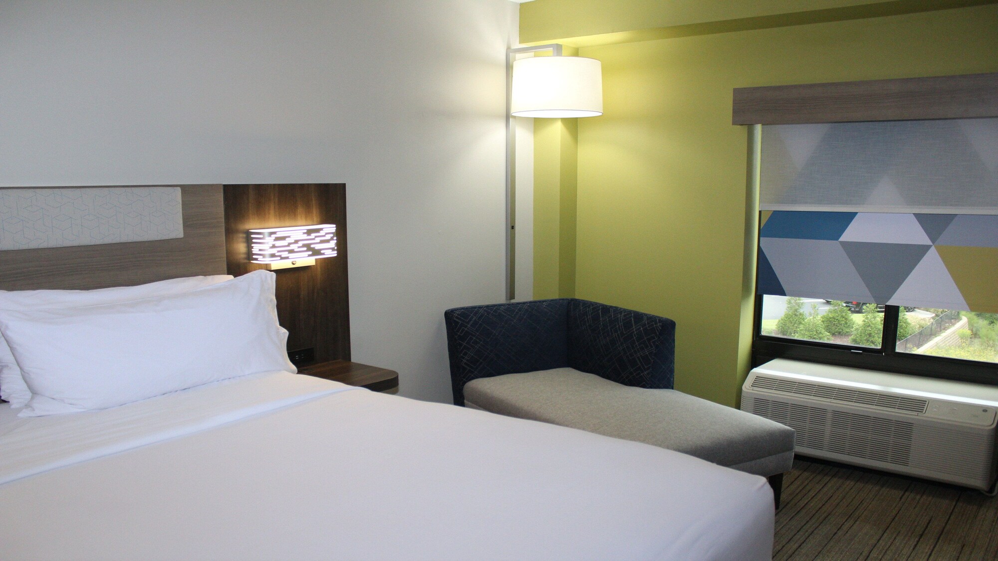 Standard, King Bed, Holiday Inn Express Hotel Suites Wilson Downtown 2/3