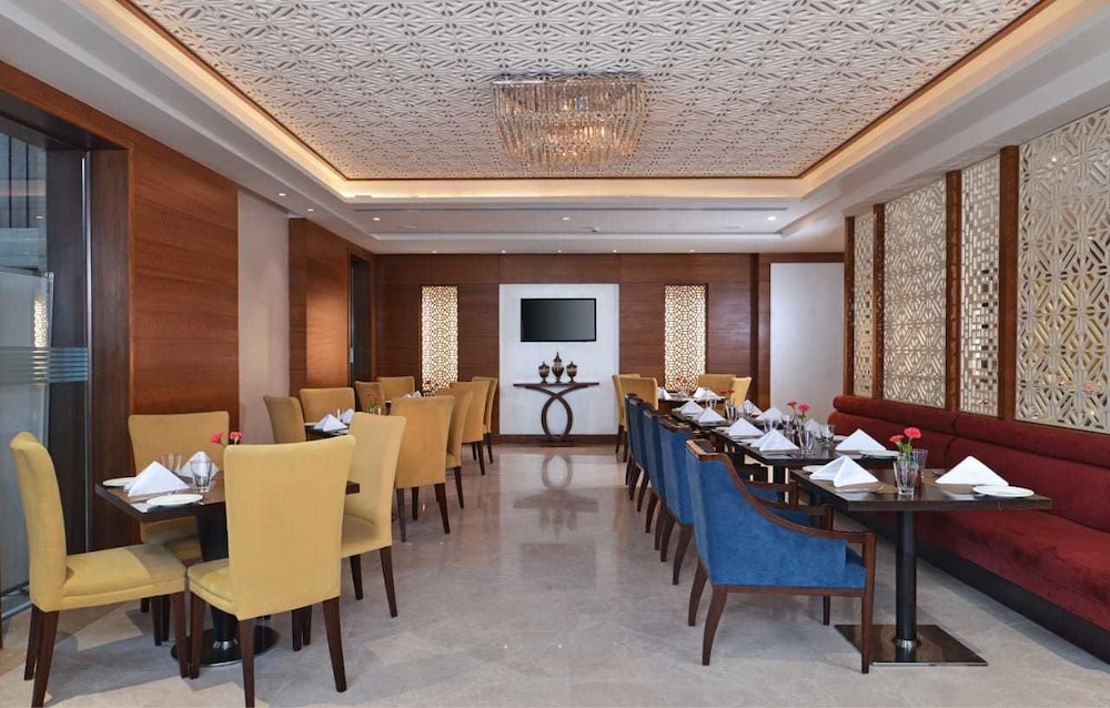 Golden Sarovar Portico 50/59