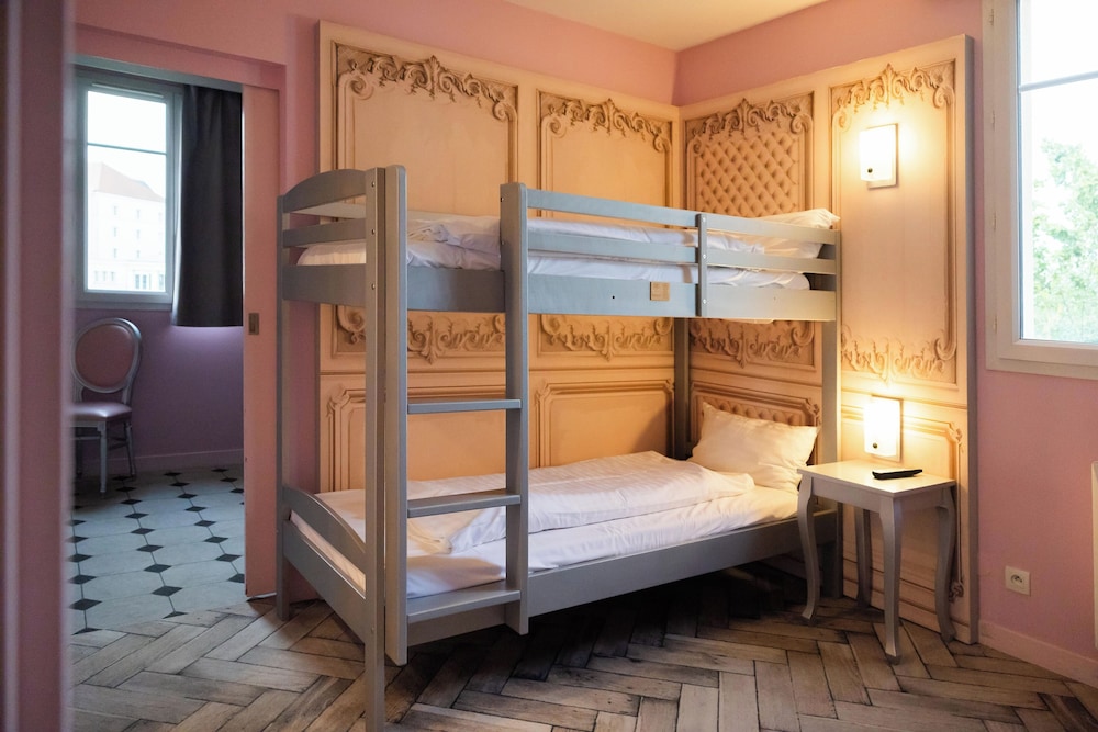 Explorers Hotel 29/67
