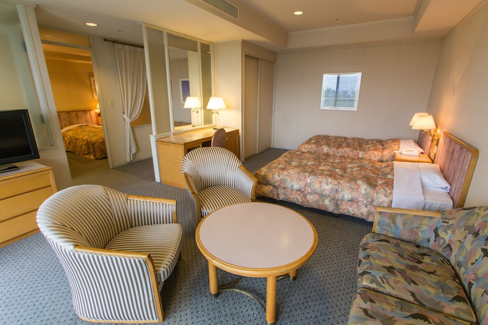 HOTEL VILLAGE 25/50