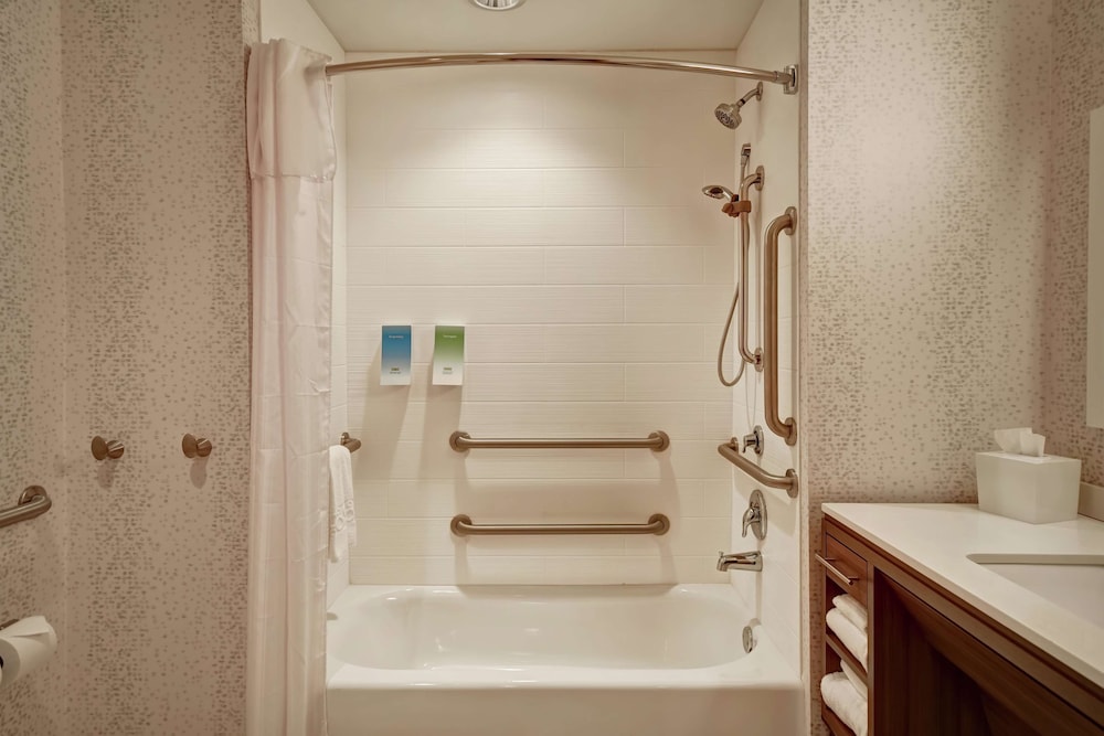 Home2 Suites by Hilton Springfield North 20/57