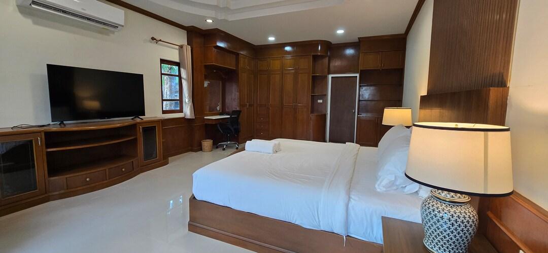 2 Bedrooms, Villa, Shared Pool