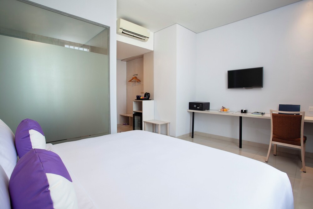 Fox Lite Hotel Cikarang 17/24