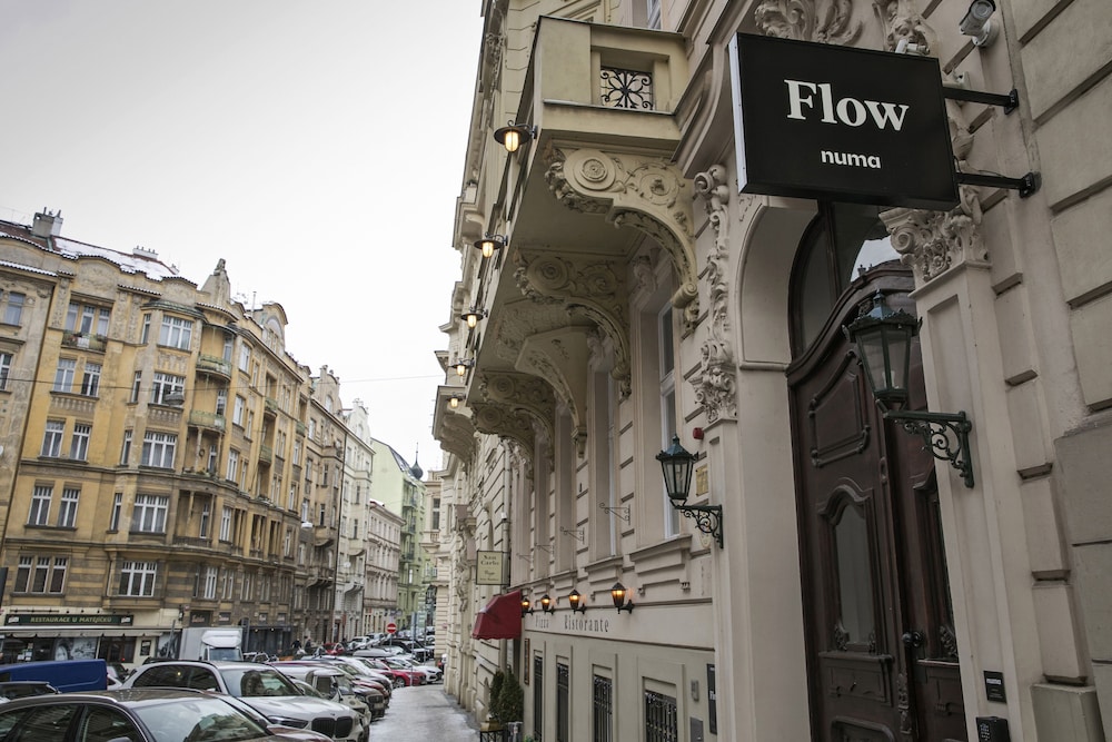 Numa I Flow Rooms & Apartments 64/67