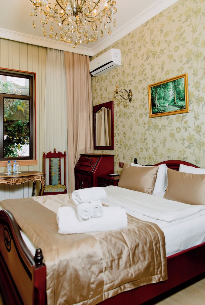 Royal Antique Hotel 18/50