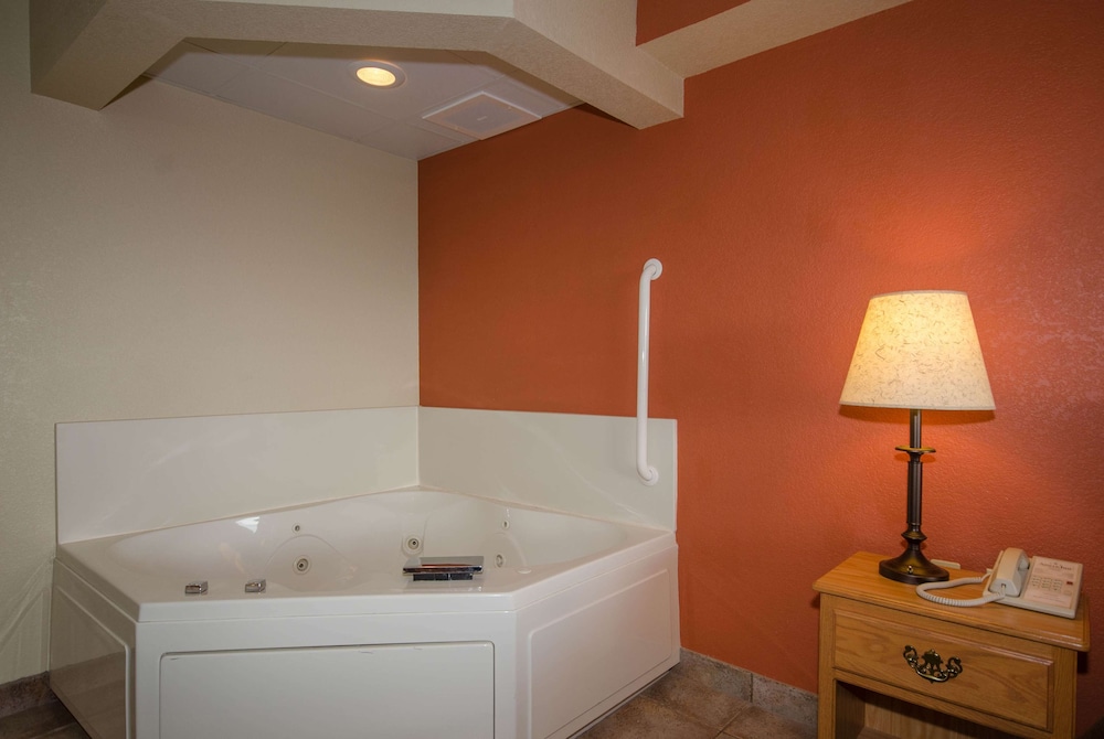 AmericInn by Wyndham Silver Bay 22/59