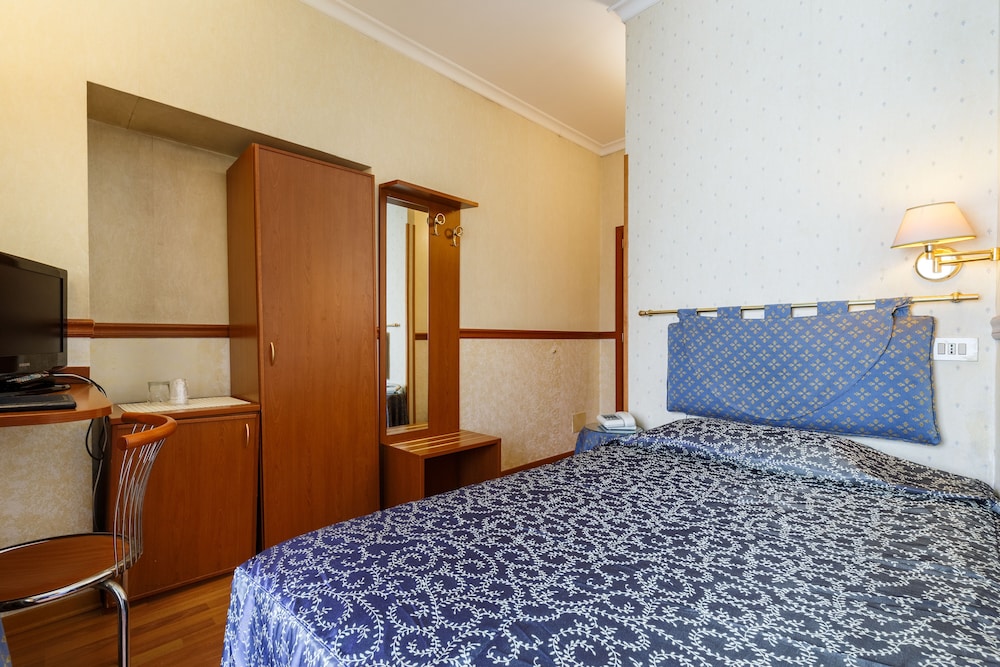 Hotel Paris 13/49
