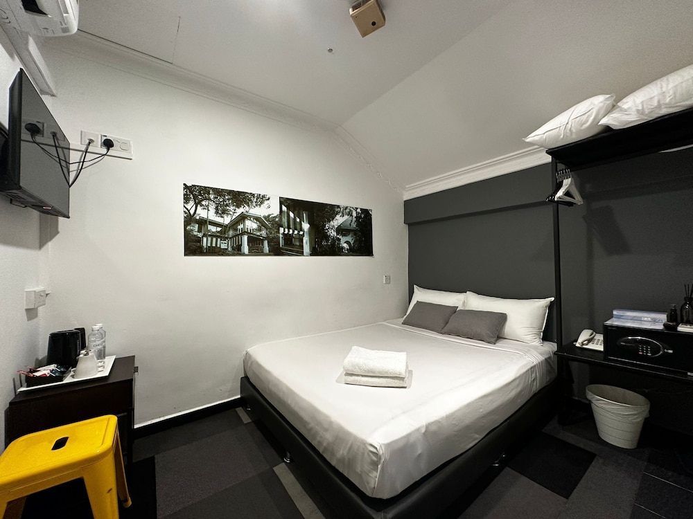 Check-Inn at Little India 19/50