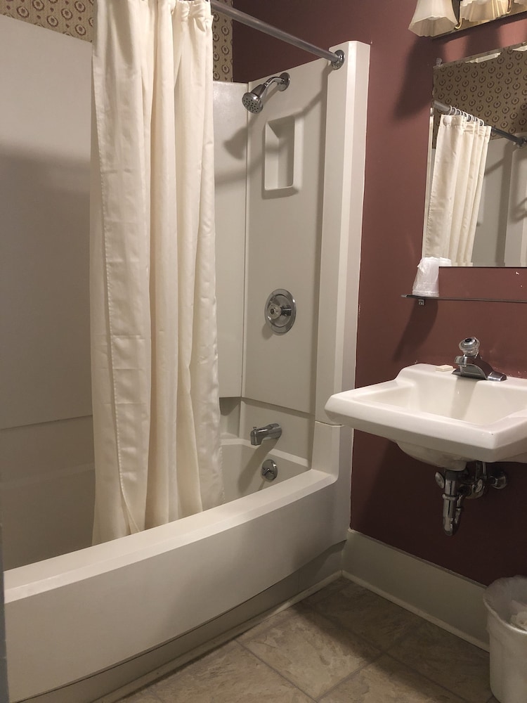 Hotel Coolidge 50/50
