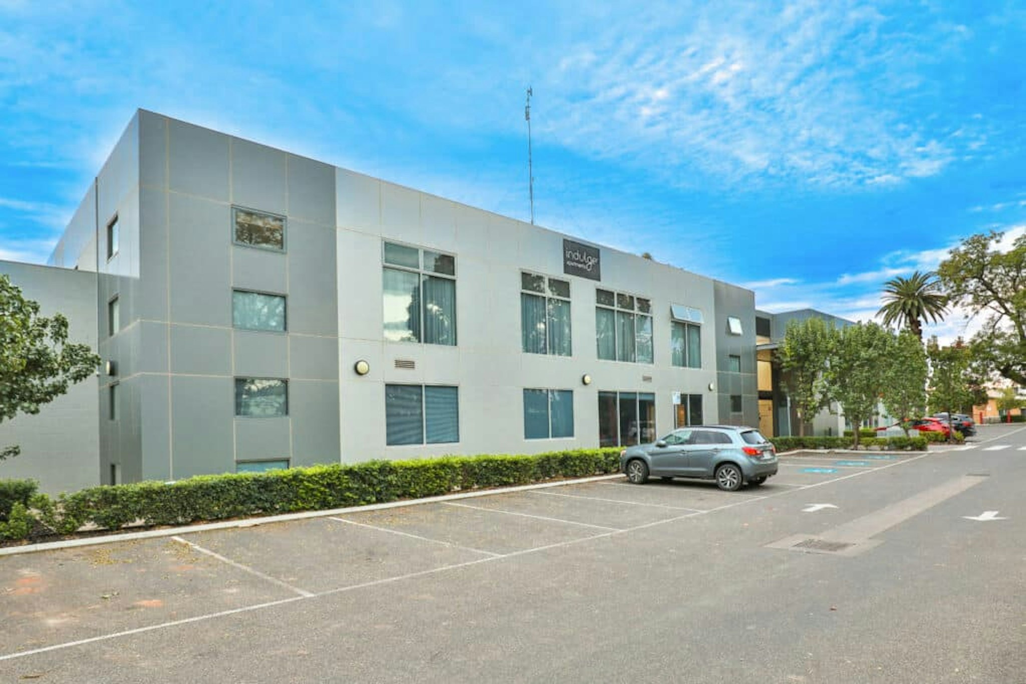 Indulge Apartments Ontario 7/10