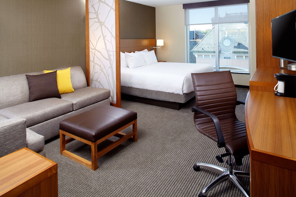 Hyatt Place Cleveland Lyndhurst 36/59
