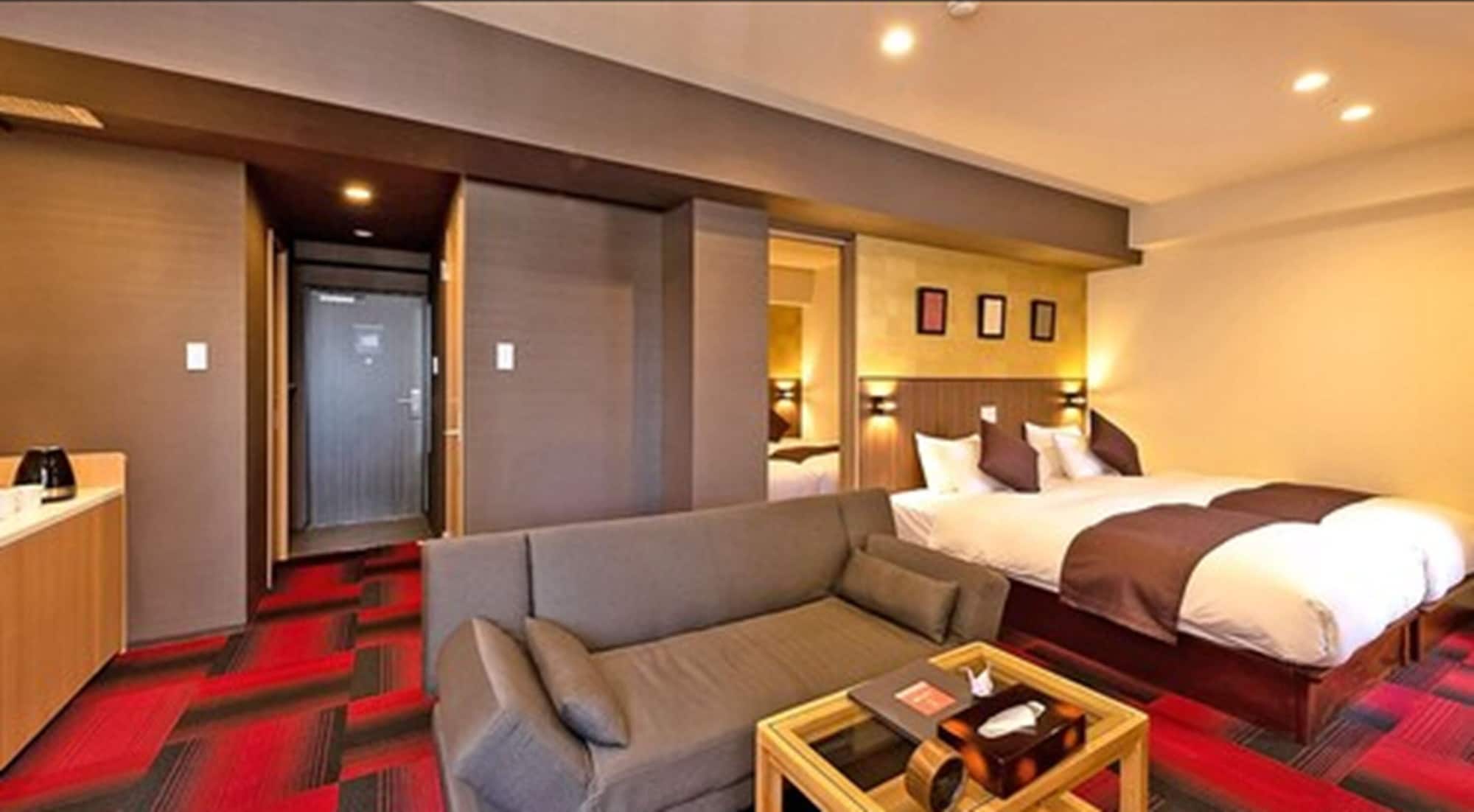 SUPERIOR, SUITE