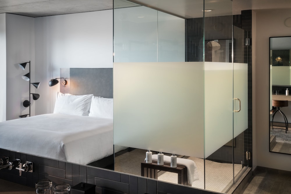 CRAFTSMAN, KING BED