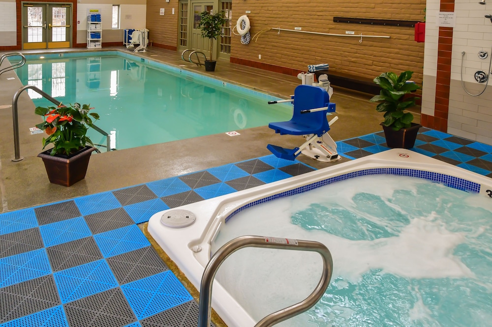 Fort Marcy Hotel Suites 22/50