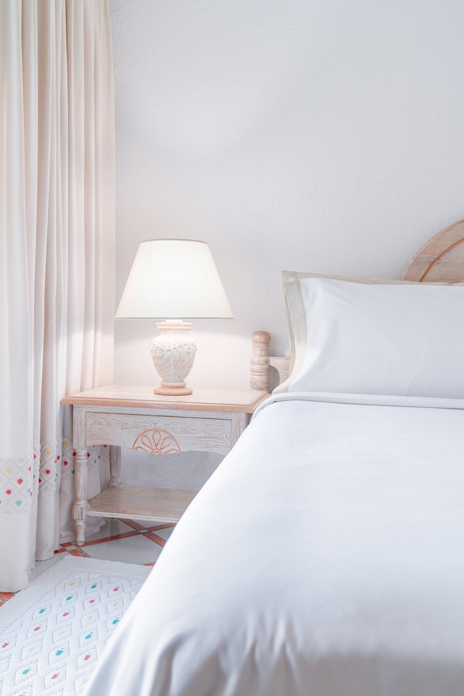 Hotel Romazzino, a Luxury Collection Hotel, Costa Smeralda 20/50