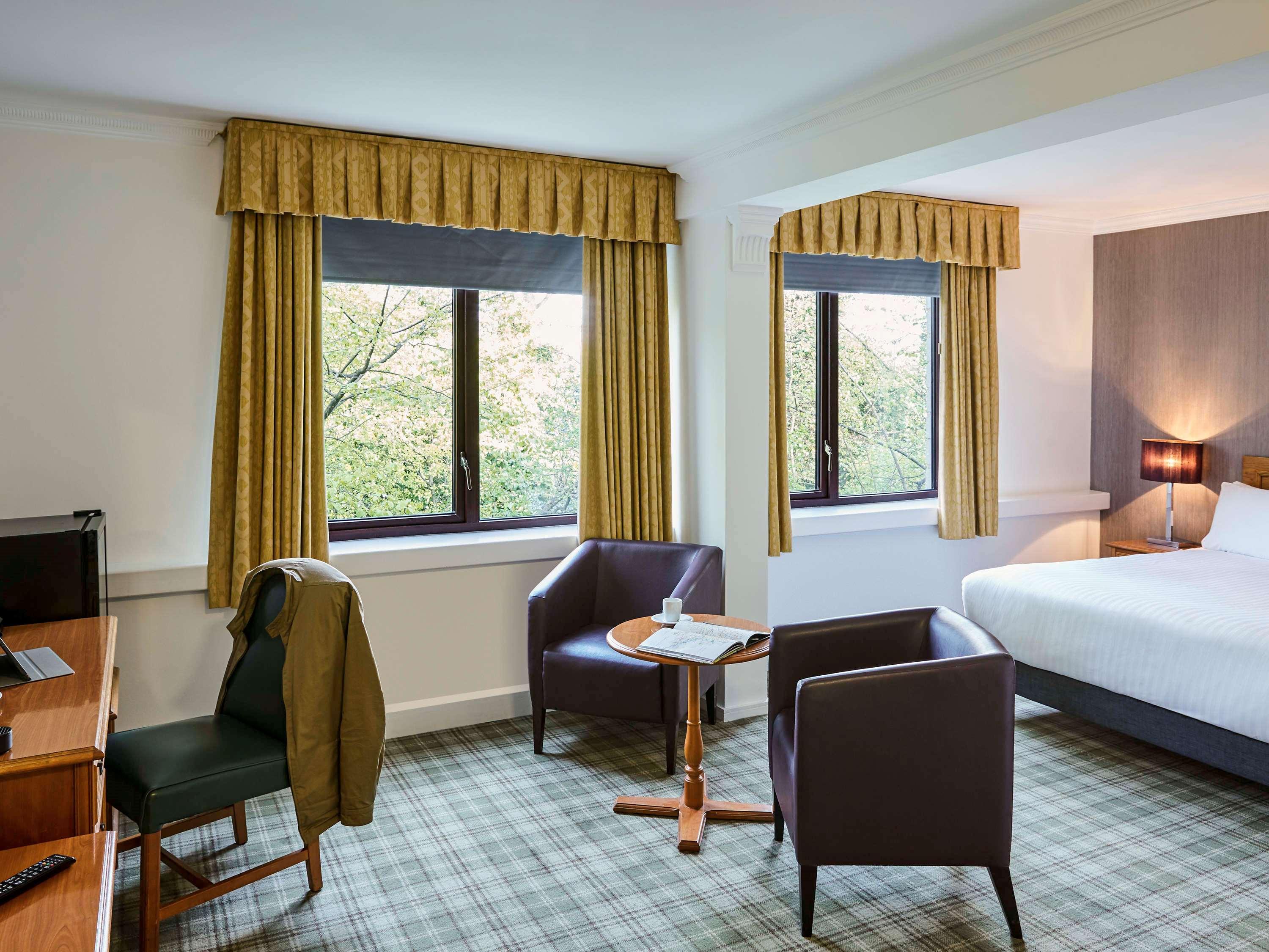 PRIVILEGE, DOUBLE BED