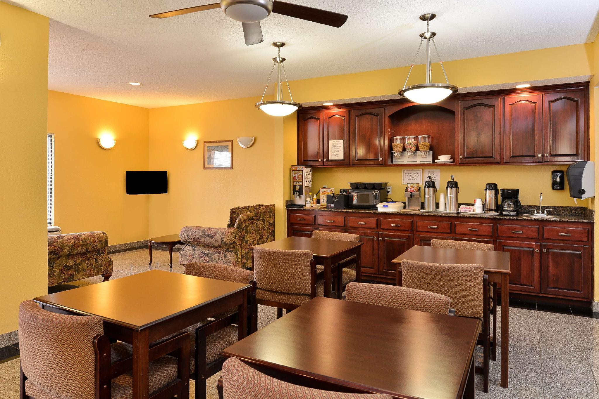 Executive Inn & Suites Breaux Bridge, LA 7/17